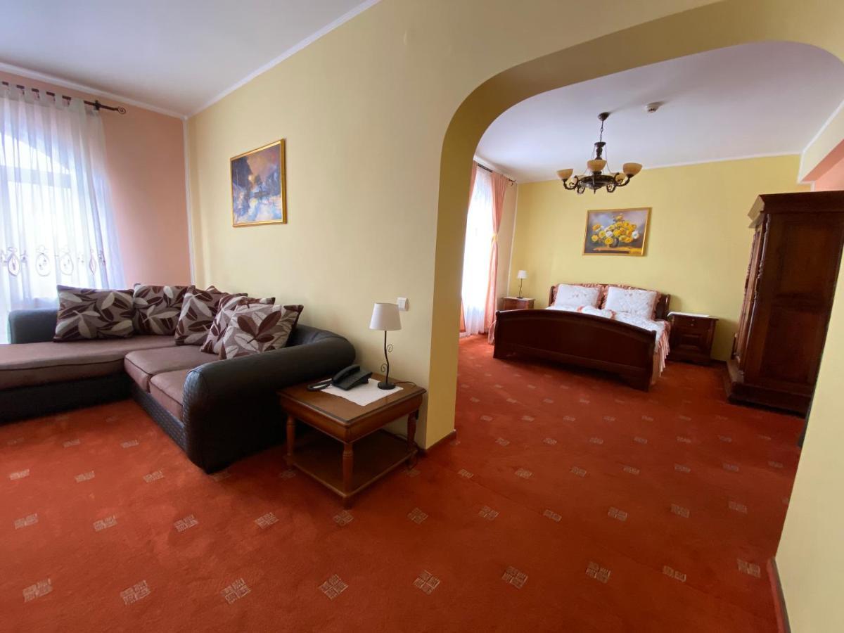 Pensiunea Crocus - Sauna & Billiard Poiana Brașov Exterior foto