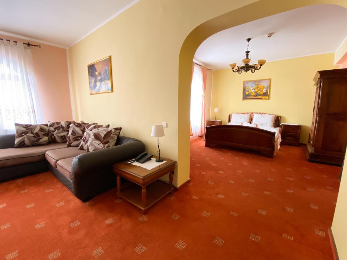Pensiunea Crocus - Sauna & Billiard Poiana Brașov Exterior foto